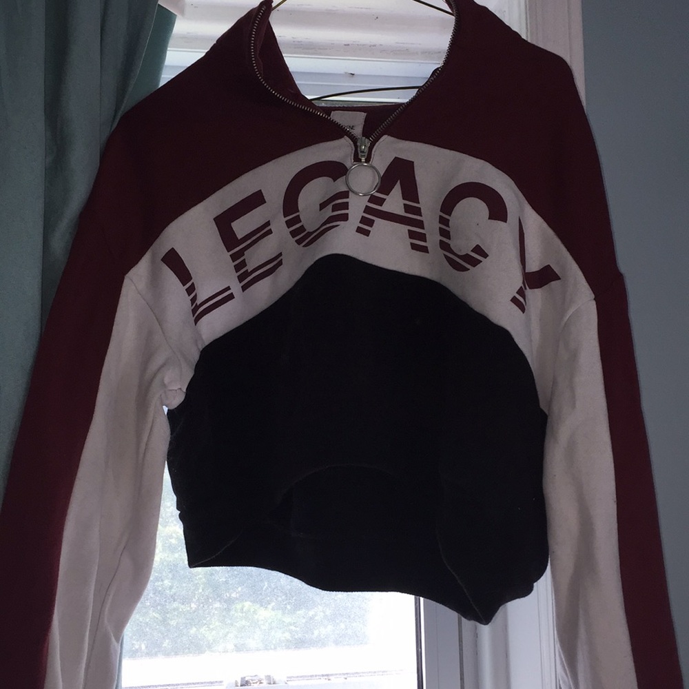 Ardene legacy zip up crop top